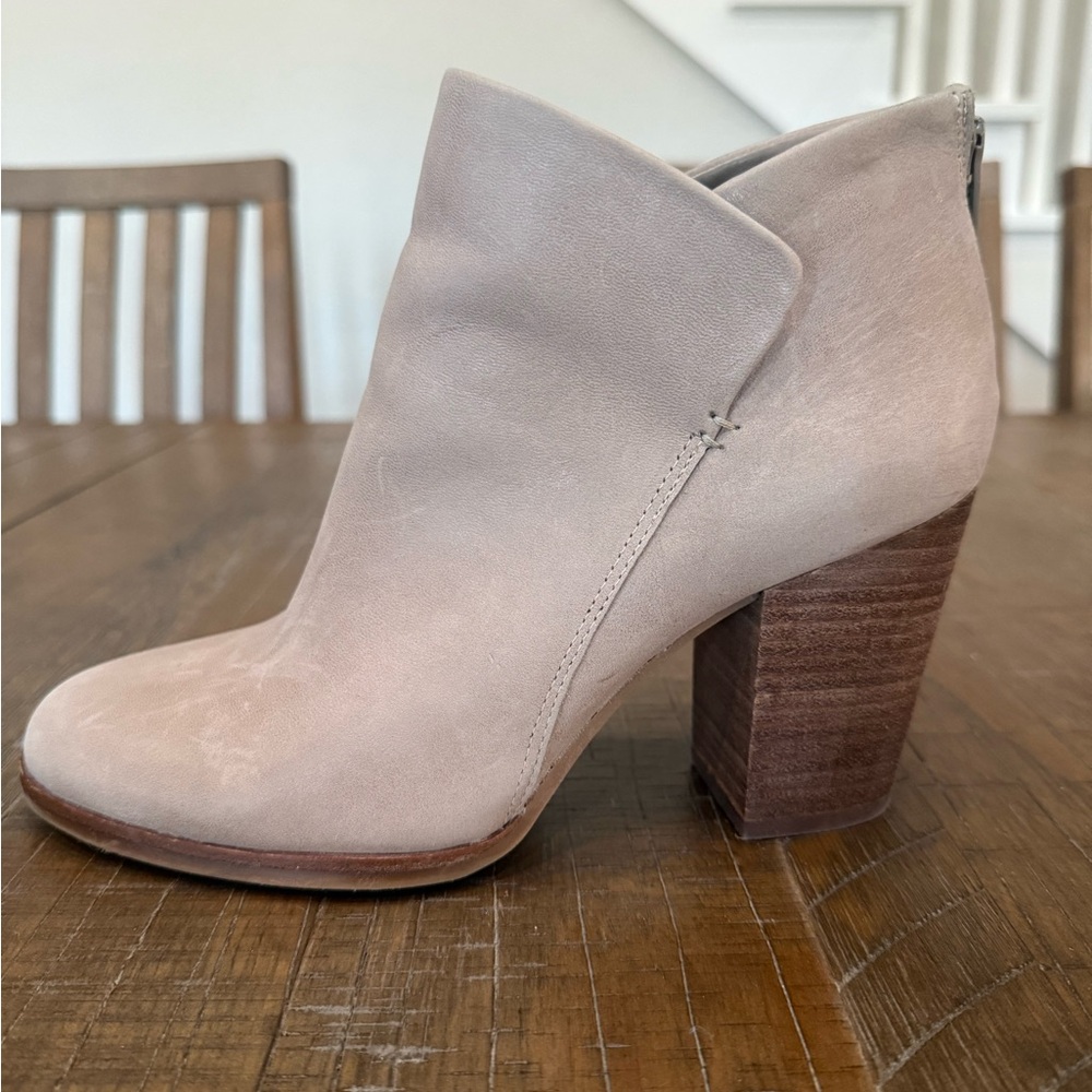 Gianni Bini Cream Heeled Boots